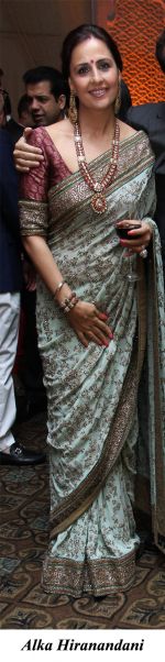 Alka Hiranandani at The wedding reception of Gayatri and Arjun Hitkari hosted by Debbie and Arun Hitkari in Taj, Colaba, Mumbai on 20th Jan 2013.jpg